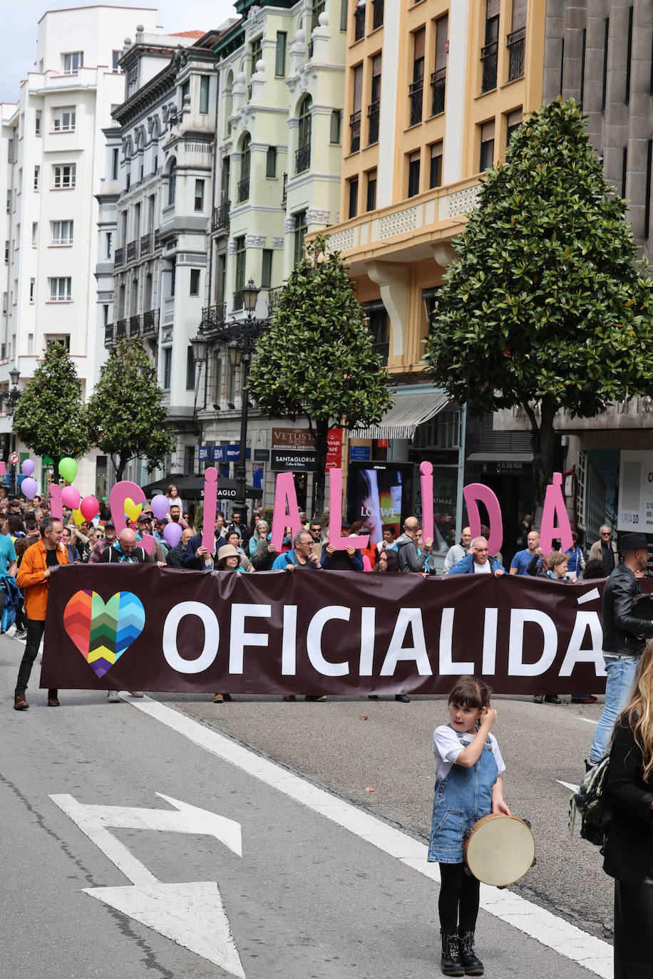 Las Im Genes Que Deja La Manifestaci N En Oviedo Por La Oficialidad Del